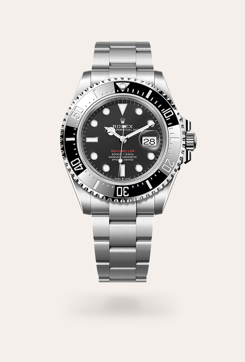 el bisel giratorio unidireccional graduado 60 minutos del sea-dweller permite visualizar los tiempos de inmersión y descompresión con total seguridad. está equipado con un disco de bisel cerachrom negro patentado y fabricado por rolex en una cerámica prácticamente imposible de rayar o alterar por los rayos ultravioleta. la graduación se obtiene por pvd (physical vapour deposition) de una fina capa de platino. la esfera aloja grandes índices y agujas chromalight, recubiertas de un material luminiscente de larga duración, que emite un color azul para una excelente legibilidad en la oscuridad.