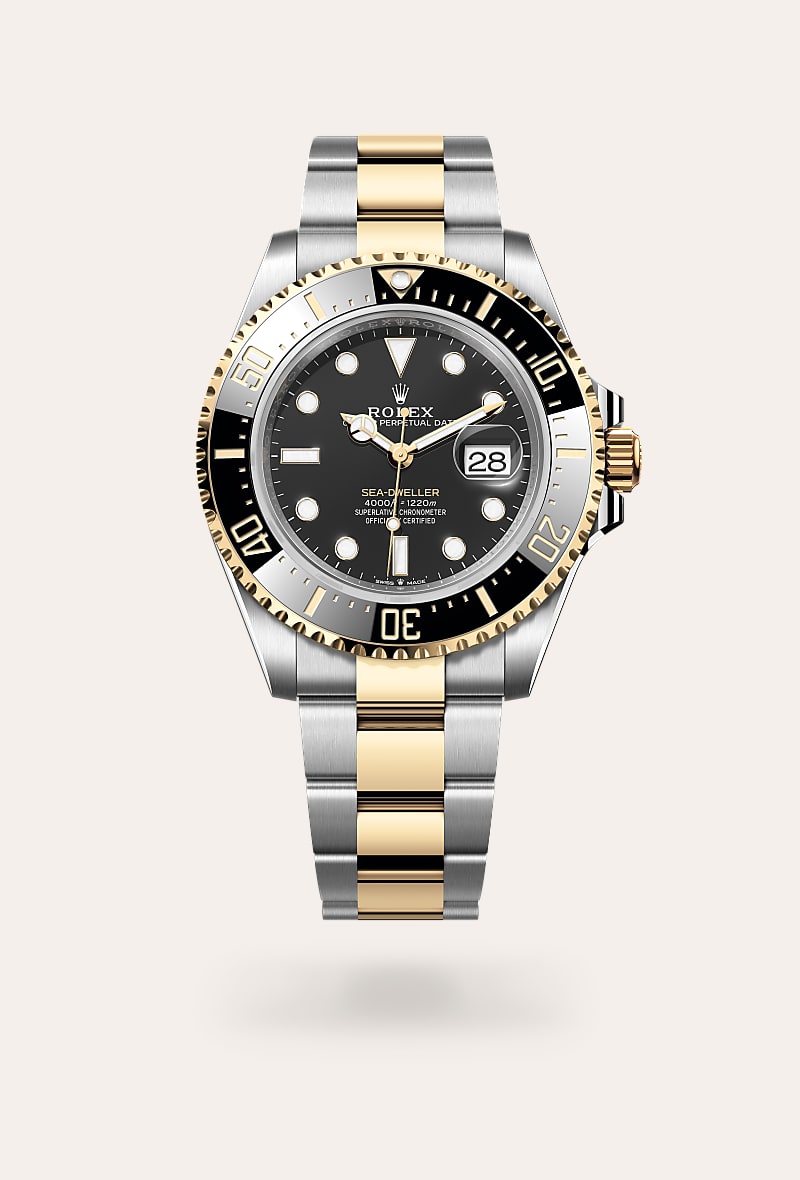 el bisel giratorio unidireccional graduado 60 minutos del sea-dweller permite visualizar los tiempos de inmersión y descompresión con total seguridad. está equipado con un disco de bisel cerachrom negro patentado y fabricado por rolex en una cerámica prácticamente imposible de rayar o alterar por los rayos ultravioleta. la graduación se obtiene por pvd (physical vapour deposition) de una fina capa de oro. la sobria esfera negra aloja grandes índices y agujas chromalight, recubiertas de un material luminiscente de larga duración, que emite un color azul, para una excelente legibilidad en la oscuridad.